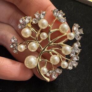 Gold and Pearl Floral Brooch